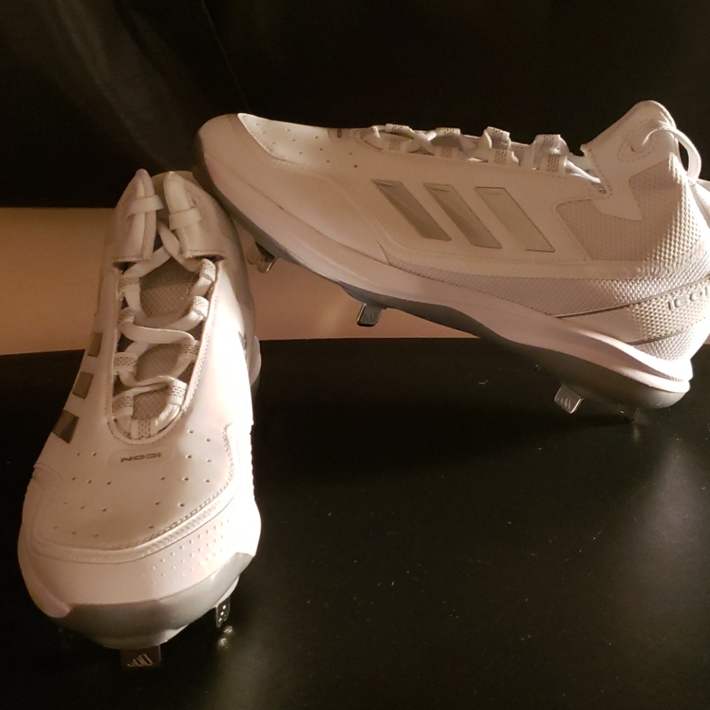 Adidas - Picture 2 of 4